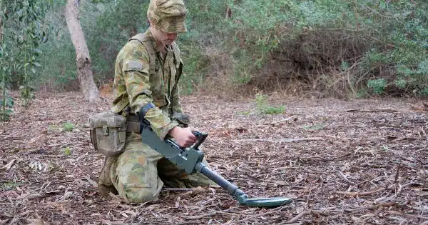 فلزیاب f3 compact ساخت کشور استرالیا فلزیاب f3 compact